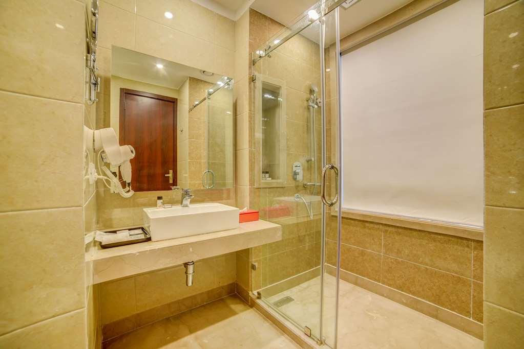 Ramada By Wyndham New Delhi Pitampura Hotel Bagian luar foto