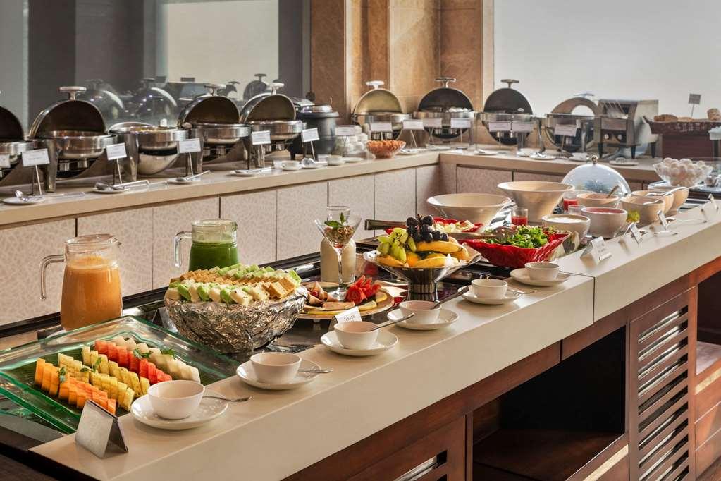 Ramada By Wyndham New Delhi Pitampura Hotel Restoran foto
